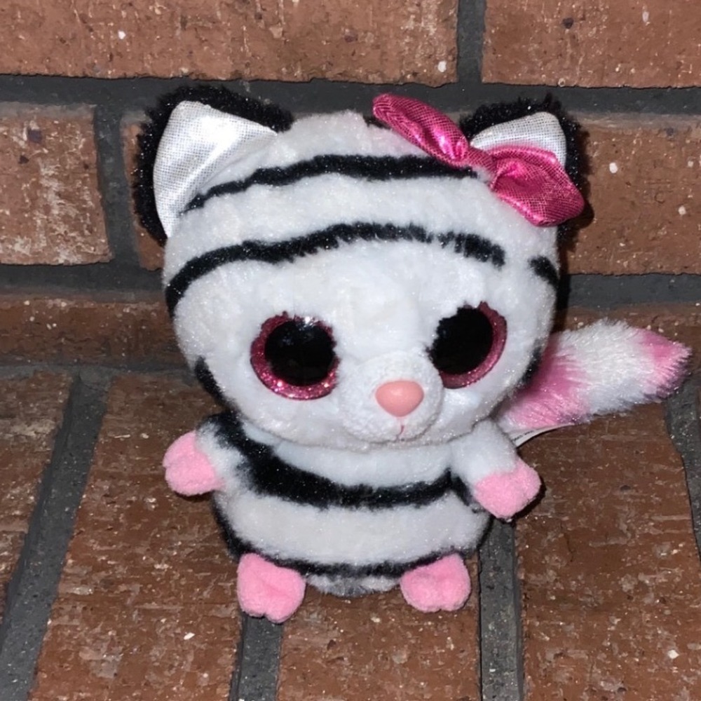 YooHoo & Friends Chincilla Plush White Black‎ Striped Glitter Eyes Aurora